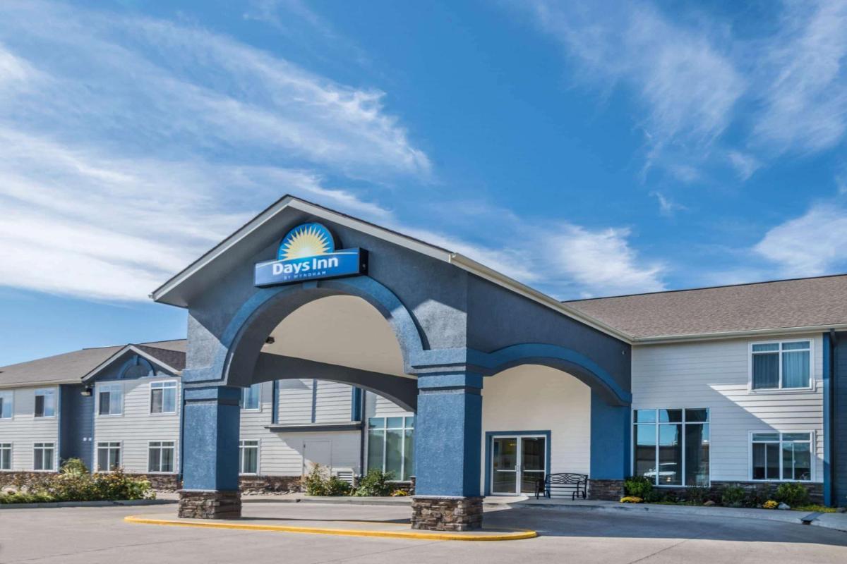 Popular attractions Area Nearby Property
